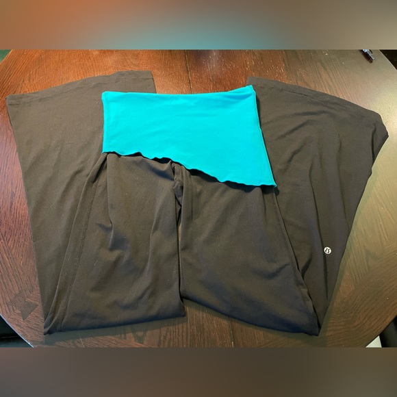 Lululemon Vintage Fold Over Flare Pants - Picture 2 of 5